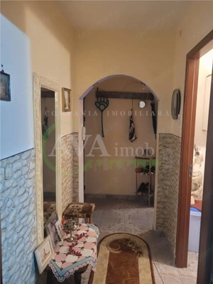 Apartament 3 camere nedecomandate, zona Cora - imagine 8