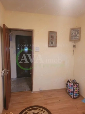 Apartament 3 camere nedecomandate, zona Cora - imagine 6