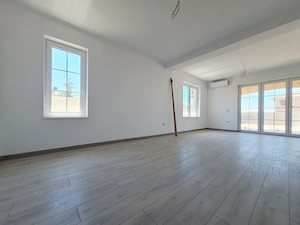 Duplex in stil mediteranian, pe parter, cu o curte generoasa ! - imagine 5