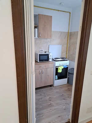 Închiriez garsonieră în zona Apusului  - imagine 9