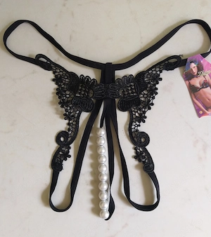 HOT! Chiloti tanga mini snur sexy erotici fete femei dantela cu decupaje si margele negru mar.S(noi)
