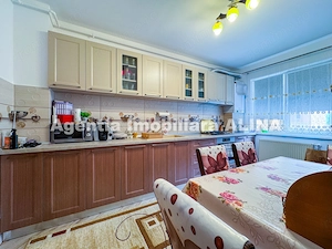 Ap. 2 camere in Mun. Deva, Jud. HD, zona rezidentiala Pietroasa, 74 mp, etaj 5. - imagine 2