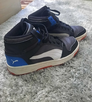 Vand adidași  sneakers  Puma baieti marime 37.5