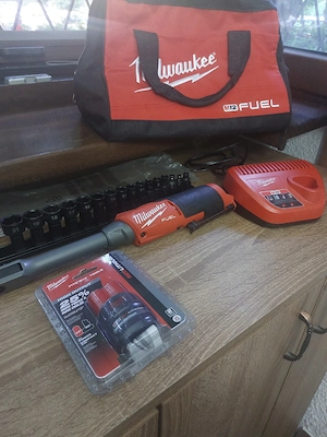Clichet Milwaukee M12 Fuel Insider