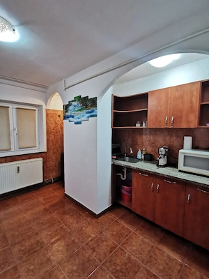Regim hotelier apartament 2 camere decomandat parter Lipovei Holdelor cu centrala la principala - imagine 2