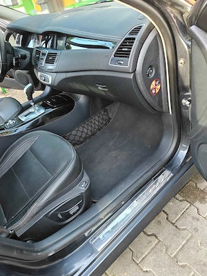 vând Renault Laguna 3, echipare Initiale Paris, anul 2013, 2.0 dCi 170 CP, automată - imagine 3
