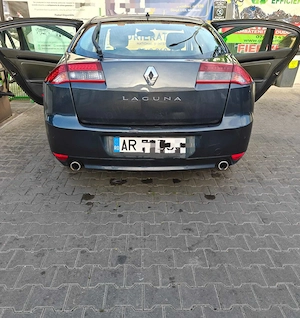 vând Renault Laguna 3, echipare Initiale Paris, anul 2013, 2.0 dCi 170 CP, automată - imagine 2