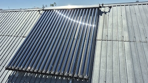 Vând  boiler cu dublă  serpentina și  panou solar presurizat cu  20 tuburi vidate