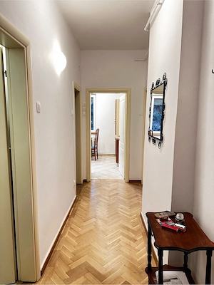 Apartament cu curte in vila ultracentral - imagine 5