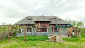 Propietar vand casă bătrânească 85 mp și teren generos 1589 mp   Căciulești, Neamț