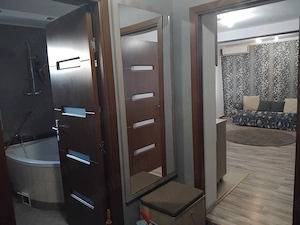 Inchiriez apartament,  2 camere, etaj 1, centrala proprie