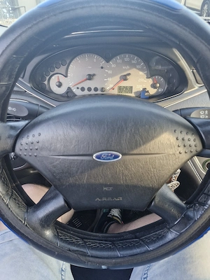 Ford Focus an 2000 1.6 Benzină - imagine 5