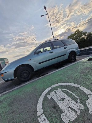 Ford Focus an 2000 1.6 Benzină - imagine 4