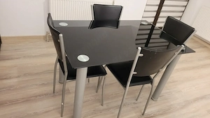 Masa cu blat de sticla si picioare metalice