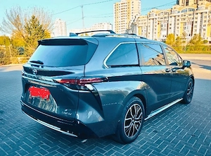 Toyota Sienna  - imagine 8