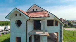Vilă la roșu, tencuită, 5 camere, 240 mp util, Sânmartin, teren 726 mp - imagine 2