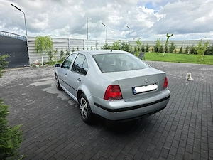 Vw Bora 1.6i - imagine 5