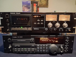 Linie Studio TASCAM Professional: Casetofon Deck 112 MKII & DAT Recorder DA-45HR 24-Bit