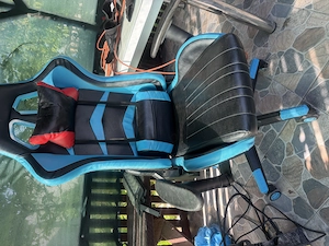 Vând scaun gaming 