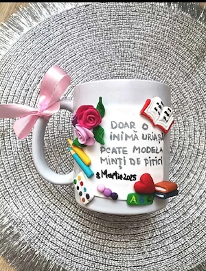 Cani personalizate pentru educatoare sau învațătoare 