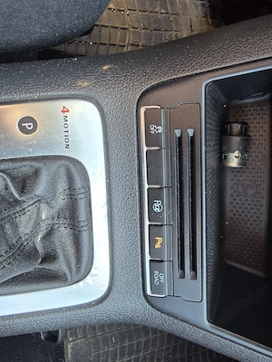 Vând mașina personala VW Tiguan 2.0 tdi 4motion (4x4)  din 2011 140cp. - imagine 8