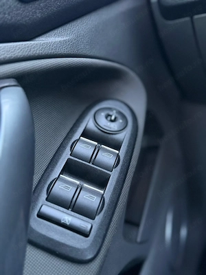 Ford Kuga  2010 - imagine 12