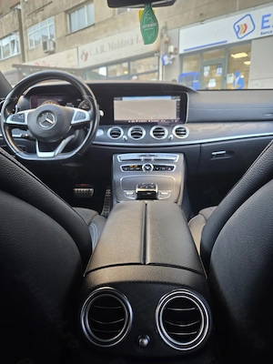 MERCEDES-BENZ E 220 d 4MATIC Avangarde Limuzina - imagine 8
