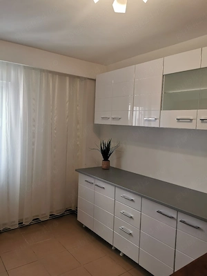 Proprietar, închiriez apartament 4 camere - imagine 2
