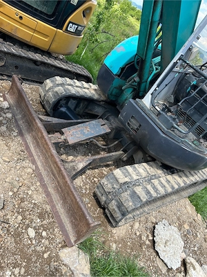 vand excavator kobelco 5,2T  - imagine 4
