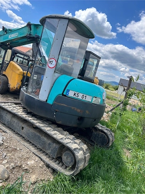 vand excavator kobelco 5,2T  - imagine 2