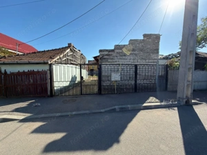 Casă renovabilă + teren 277 mp în zonă centrală și liniștită