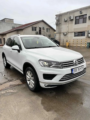 VW Touareg 7P Facelift 2015 Unic Proprietar - imagine 8