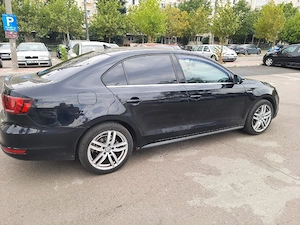 Volkswagen Jetta Hybrid (Benzină + Electric - imagine 3