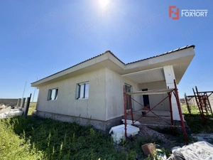 Casa individuala cu 3 camere pe parter, zona Sanandrei