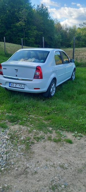 Vând Dacia Logan 