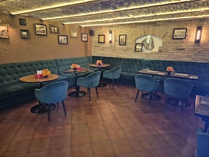 Angajez ospatara  pe pietonal restaurant tapas lemon