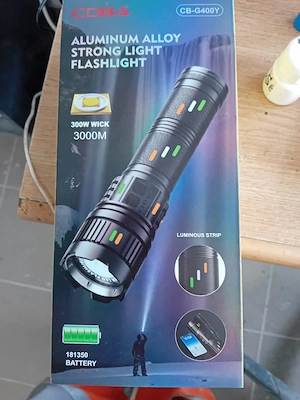Lanternă foarte puternică . Coba