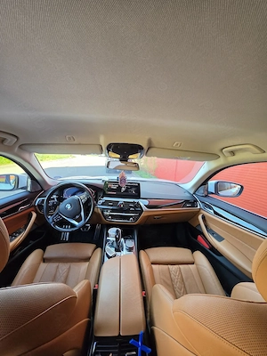 BMW Seria 5 G30 Facelift 520d Mild Hybrid - imagine 5
