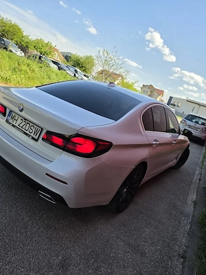 BMW Seria 5 G30 Facelift 520d Mild Hybrid - imagine 4