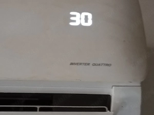 Aparat aer conditionat Midea12000 bTU inverter QUATTRO