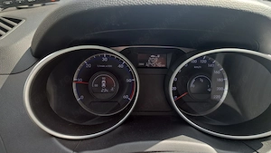 Hyundai ix35 1.7 CRDi 2014 | 124.546 km reali Îngrijită | Navi | Cameră | Încălzire scaune - imagine 5