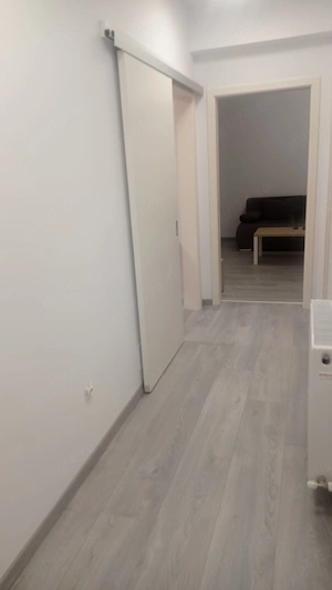 Vand apartamnet 2 camere Decomandat  - imagine 2