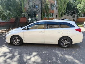 Vand Toyota Auris 1.8 hybrid touring sport 2014 - imagine 3