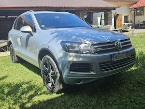 Volkswagen Touareg   Eleganță, Putere și Confort Premium  - imagine 2