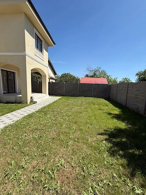 MT251 Casa de vanzare,cu 5 camere SINGLE, Giarmata, la asfalt