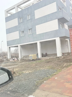 Vand spatiu comercial BABA NOVAC sau apartament - imagine 3