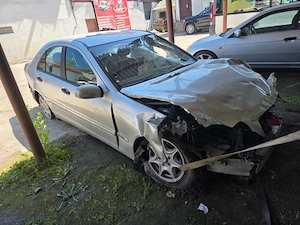 Vand Mercedes  C-CLASS W203  - imagine 4