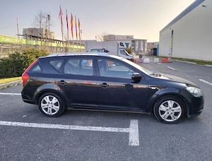 KIA Ceed Euro 5 mașina impecabilă model break foarte spațioasă auto fără probleme consum mic 6 vitez - imagine 2