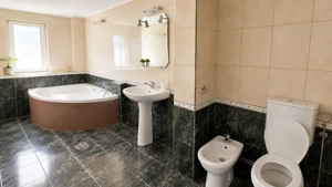 3 camere Găvana 3, etaj 3, sup = 95 mp, zona școlii nr. 19 - imagine 7