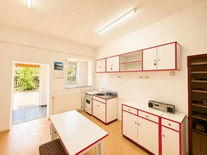 Casa cu teren 688 mp, 2 corpuri de cladire, Parneava